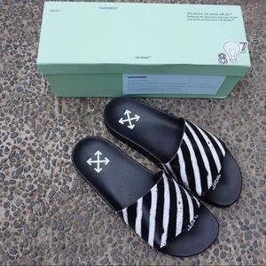 Off-white spray sliders